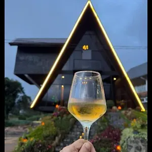 https://the-edgware-cabana.kandyhotelsnow.com