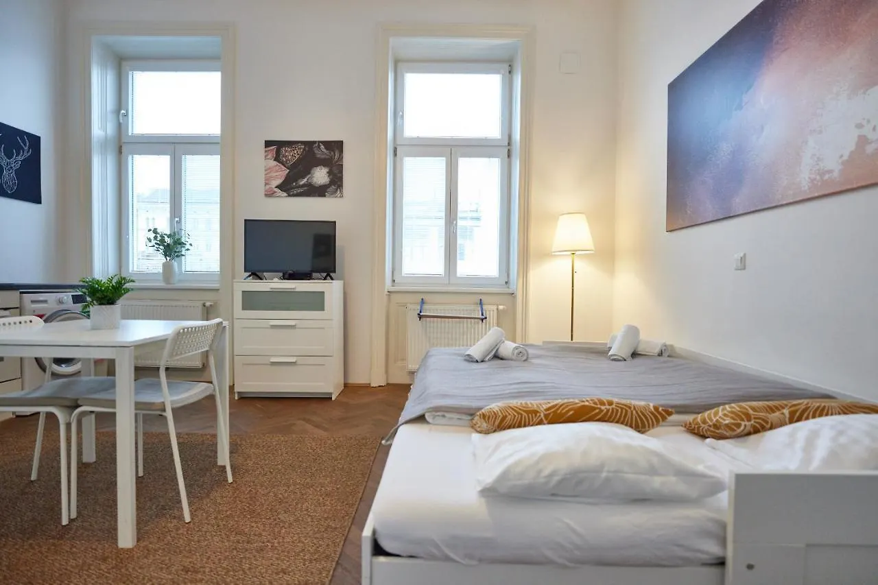 Nice Studio Close To Metro III Viena Apartamento